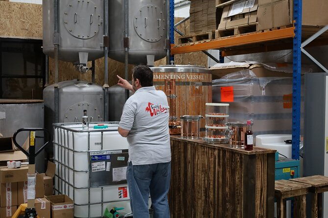 afternoon-distillery-tour-in-newport-3