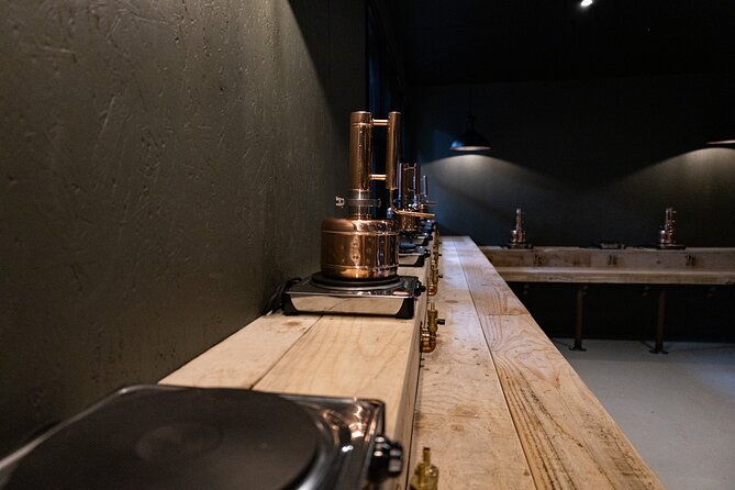 afternoon-distillery-tour-in-newport-3