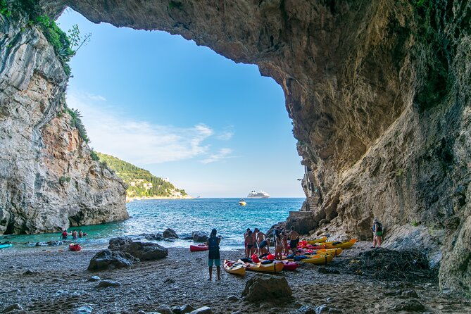 afternoon-dubrovnik-guided-kayaking-tour