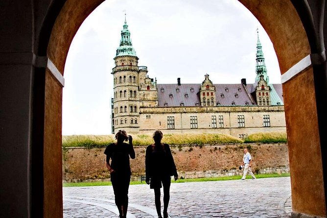 afternoon-hamlet-castle-tour-to-a-unesco-world-heritage-site-2
