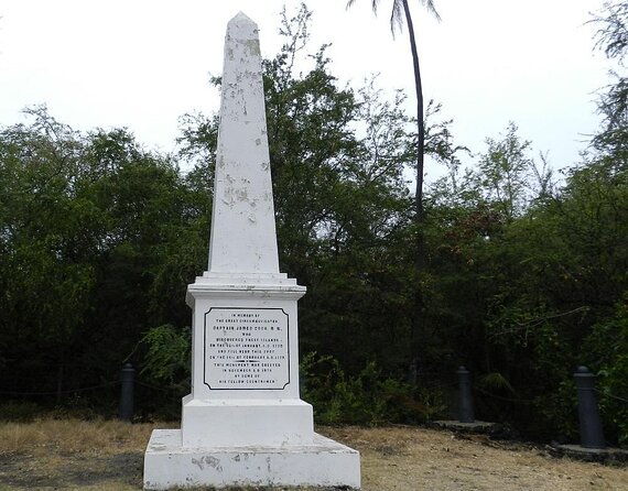 afternoon-sail-snorkel-to-the-captain-cook-monument