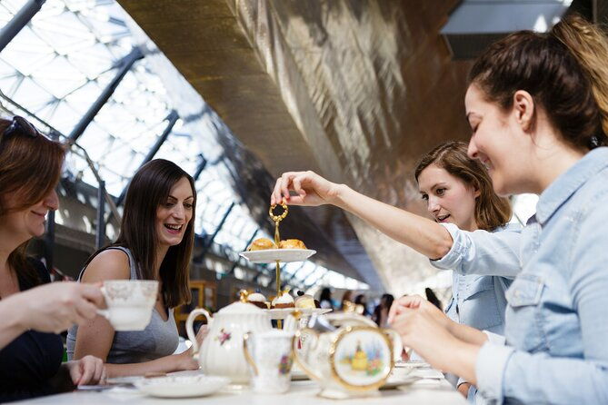 afternoon-tea-and-visit-to-cutty-sark-ship-in-london