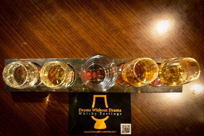 afternoon-whisky-tasting-in-a-traditional-edinburgh-bar