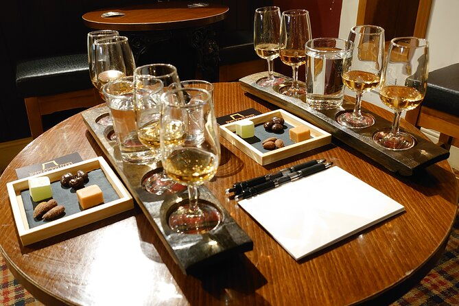 afternoon-whisky-tasting-in-a-traditional-edinburgh-bar