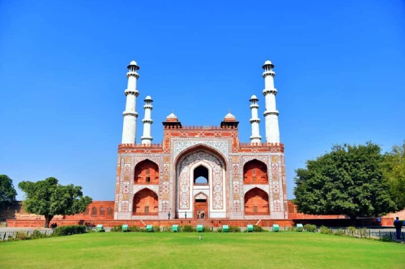 Agra: Akbars Tomb Guided Tour with Transfers & Guide - An In-Depth Look at the Tour Experience