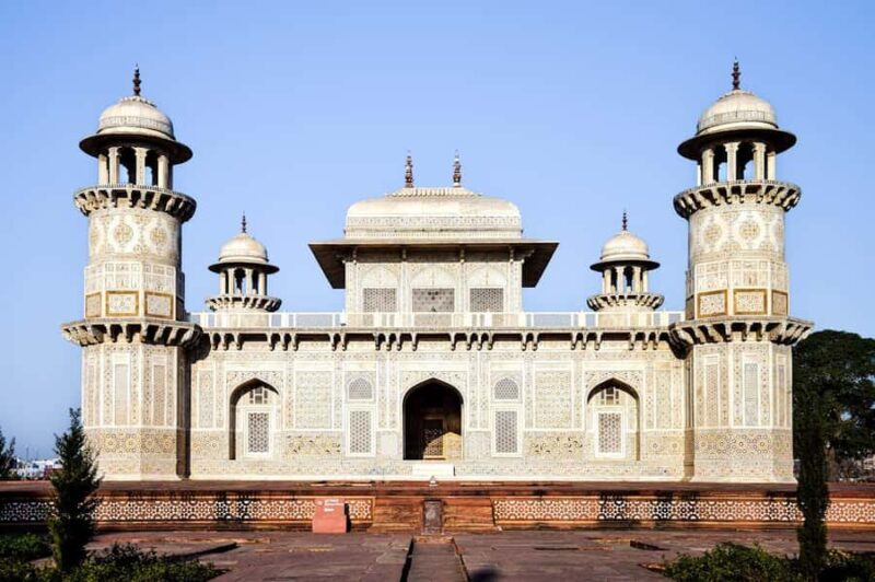 Agra Group Sightseeing Tour with Transfers and Guide - What Sets This Tour Apart?