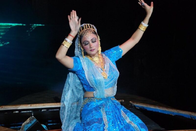 Agra: Mohabbat the Taj show tickets and agra transfers - Key Points