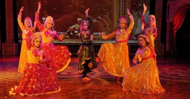 Agra: Mohabbat the Taj show tickets and agra transfers - An In-Depth Look at the Mohabbat the Taj Show Experience