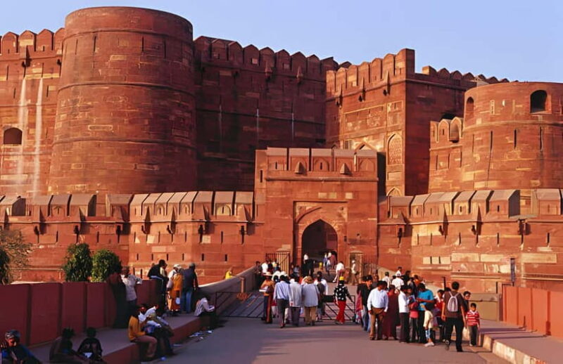 Agra: Skip The Line Taj Mahal & Agra Fort Tour with Transfer - Visiting the Taj Mahal: A Marvel in Peace