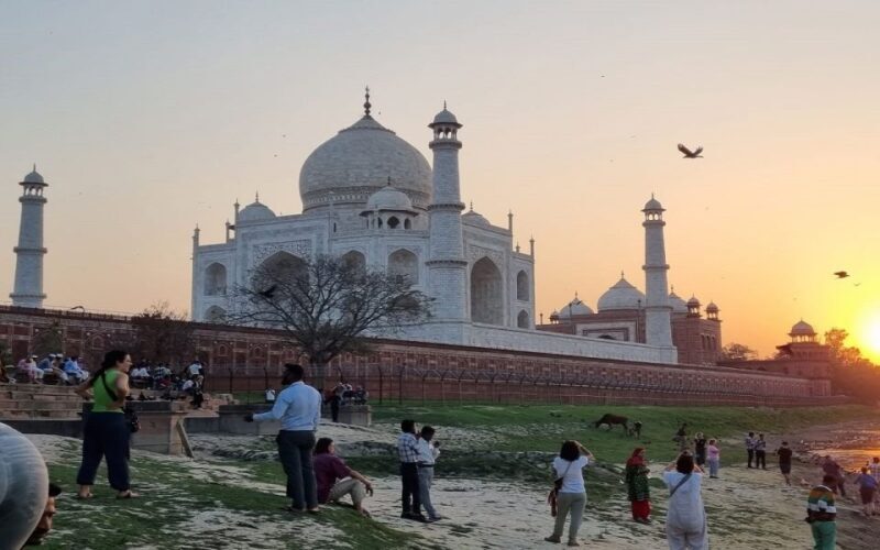 Agra: Sunrise Taj Mahal Tour with taj mahal full moon light - The Itinerary and What to Expect