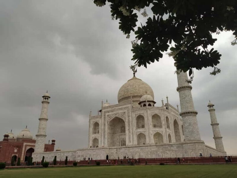 Agra: Taj Mahal and Mausoleum Guided Tour with Skip-the-Line - The Guides: What Travelers Say