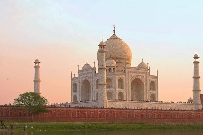 Agra: Taj Mahal Express visits with english speaking guide - The Sum Up