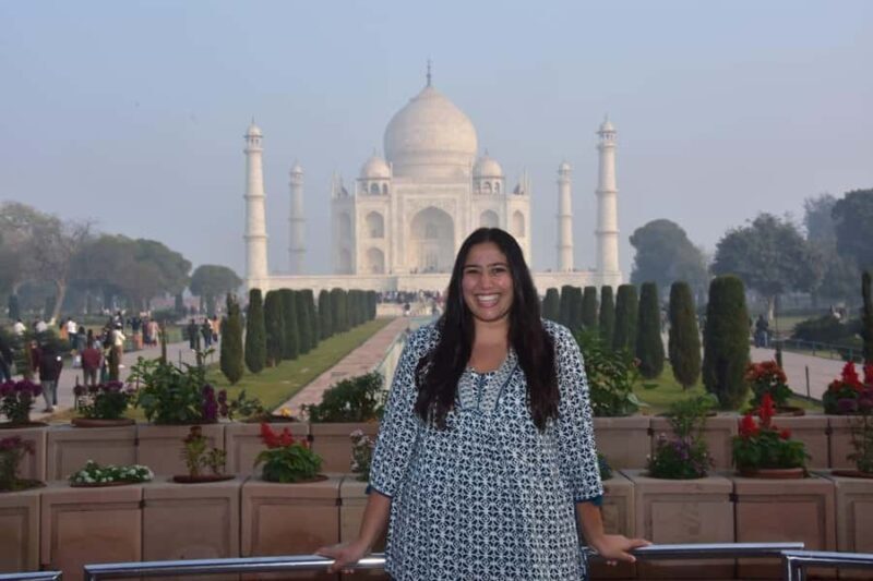 Agra : Taj Mahal Fast-Track Entry Tour w/ Local Expert Guide - A Closer Look at the Taj Mahal Fast-Track Tour