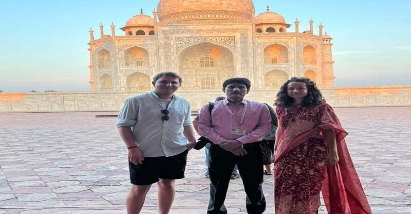 Agra: Taj Mahal Tour Guide for Couple - A Closer Look at the Tour Experience