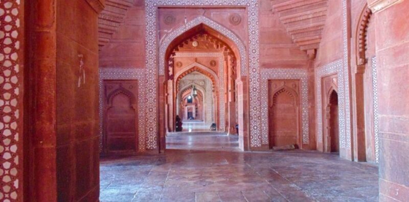 Agra: Taj Mahal Tour With Traditional Indian Dress - Why This Tour Offers Great Value