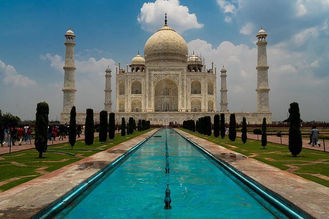 Agra tour from Delhi in First Class Train - The Experience in Detail