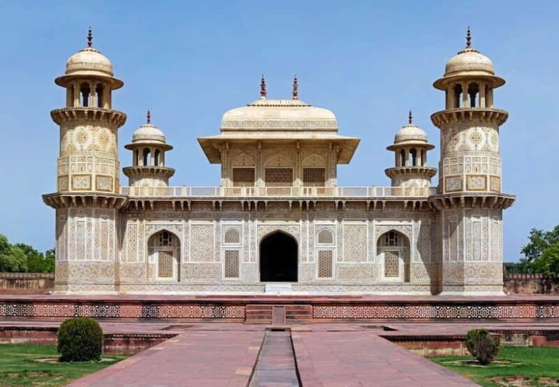 Agra: Tour Guide in Agra full-day - 8 Hours - The Itinerary in Detail: What to Expect from the Full-Day Tour