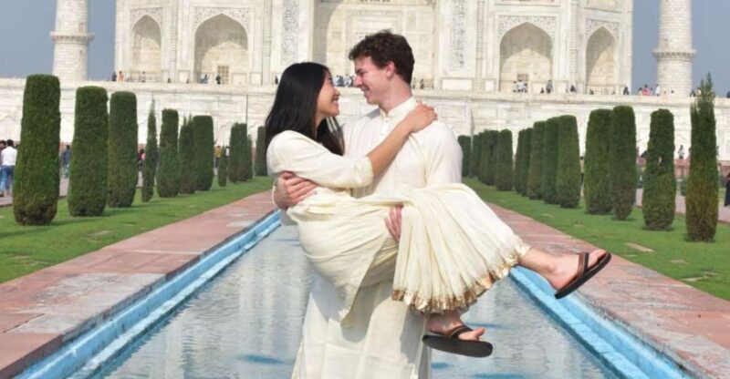 Agra:Taj Mahal Skip-The-Line Guided Tour with Breakfast - Key Points