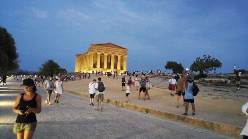 agrigento-skip-the-line-valley-of-the-temples-night-tour