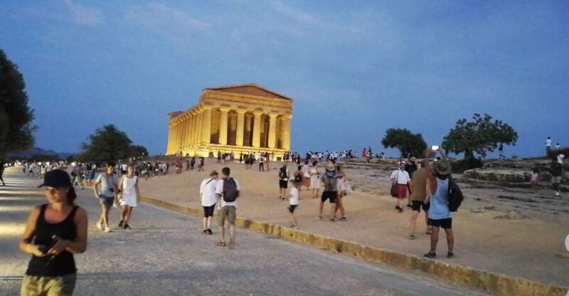 agrigento-skip-the-line-valley-of-the-temples-night-tour