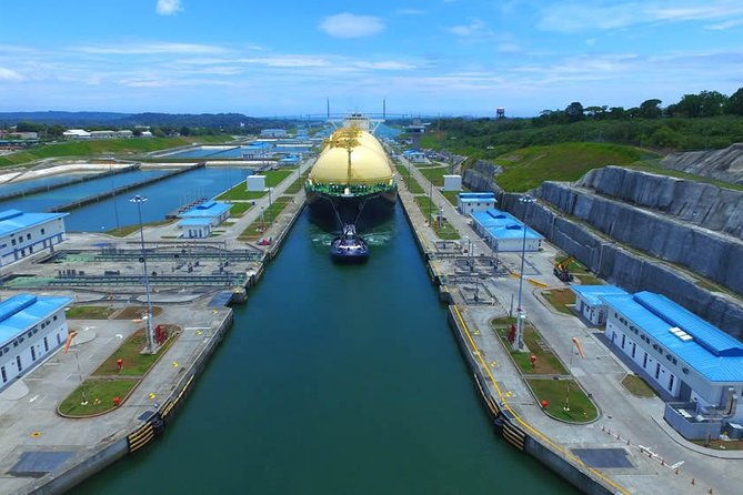 agua-clara-canal-lock-center-colon-fort