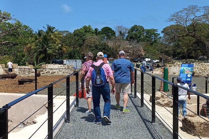agua-clara-canal-lock-center-colon-fort