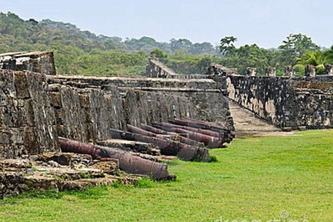 agua-clara-canal-lock-center-colon-fort