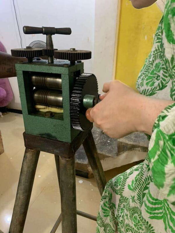 ahangama-traditional-jewellery-making-workshop