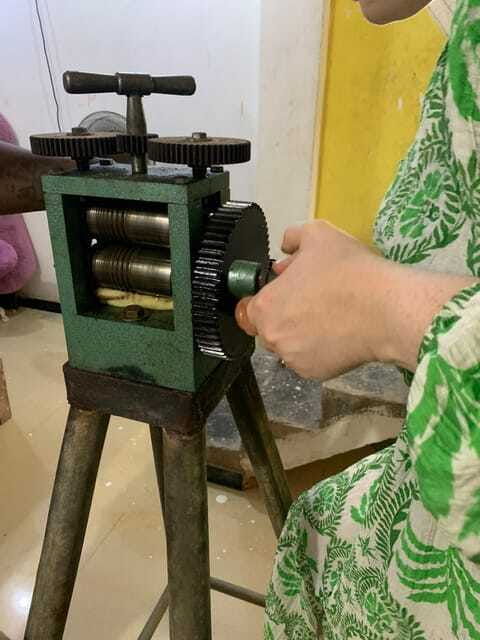 ahangama-traditional-jewellery-making-workshop