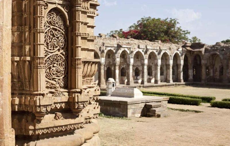 Ahmedabad: Champaner-Pavagadh Guided Full Day Excursion - Key Points