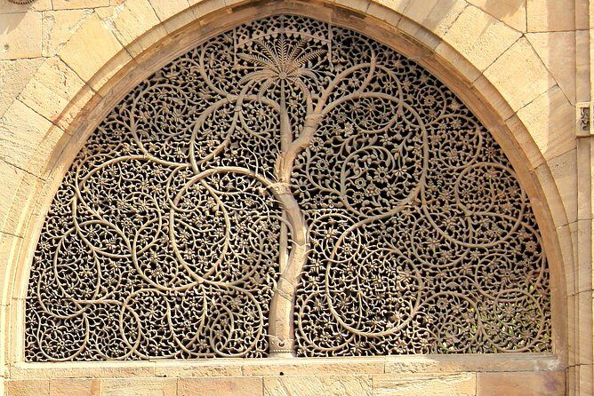 Ahmedabad Private City Tour Including Local Night Market - Key Points