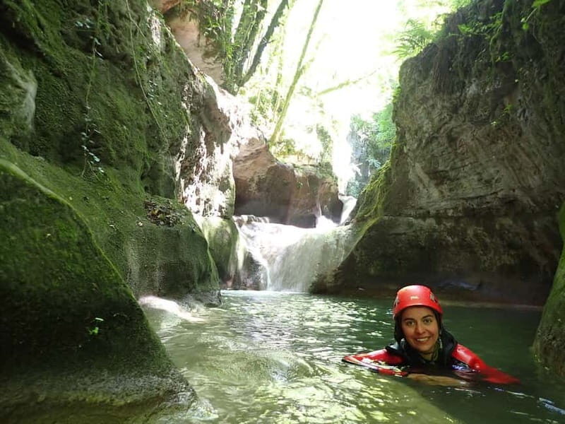 Aiguebelette: Discover canyoning - A Guide to Aiguebelette’s Canyoning Adventure: Fun, Safe, and Scenic