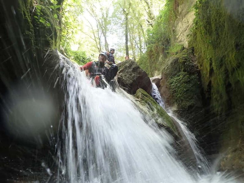 Aiguebelette: Discover canyoning - The Equipment & Safety