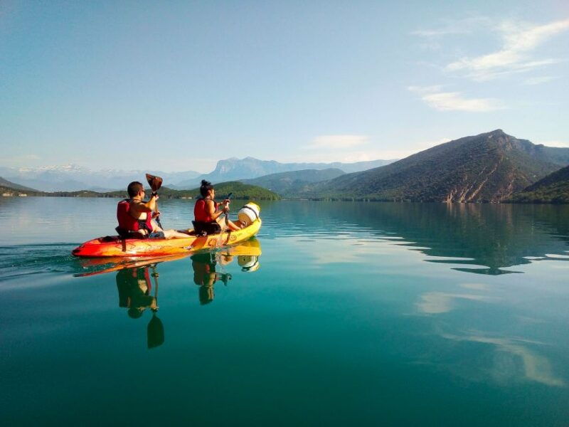 ainsa-3-hour-guided-kayaking-tour-on-lake-mediano