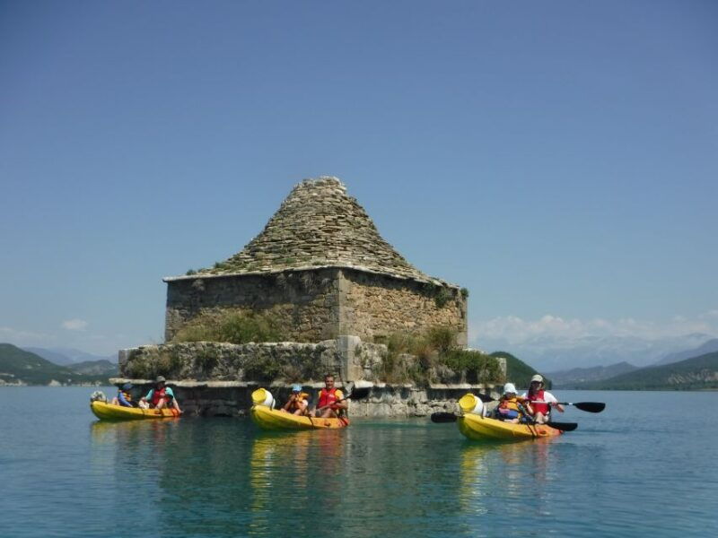 ainsa-3-hour-guided-kayaking-tour-on-lake-mediano