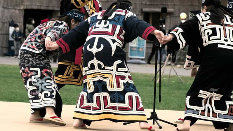 ainu-culture-upopoy-jigokudani-lake-toya-observation-tour