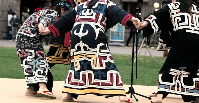 ainu-culture-upopoy-jigokudani-lake-toya-observation-tour