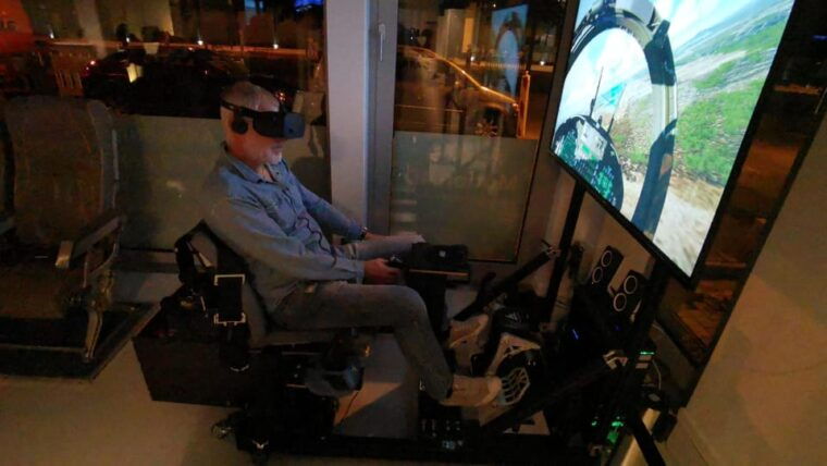 airbus-a320-and-motion-4d-flight-simulator-frankfurt-airport
