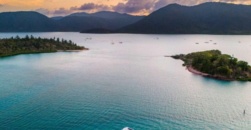 Airlie Beach: Bottoms Up Sunset Cruise with Drink - Key Points