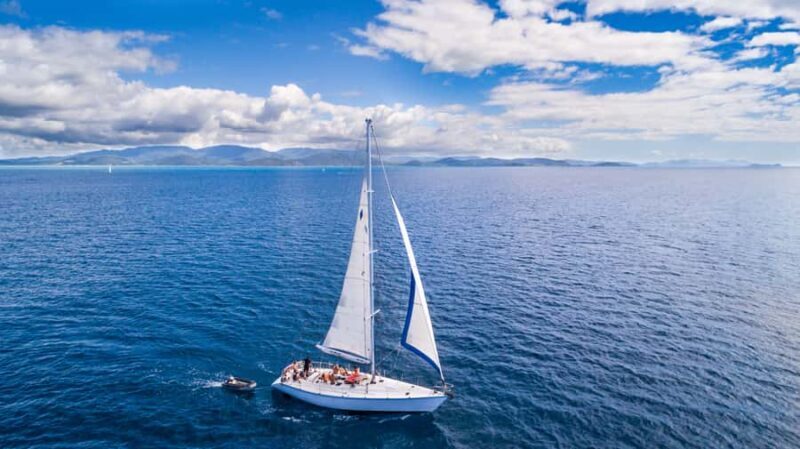 Airlie Beach: Great Barrier Reef 2-Day, 2-Night Sailing Tour - Why the Guides Make a Difference