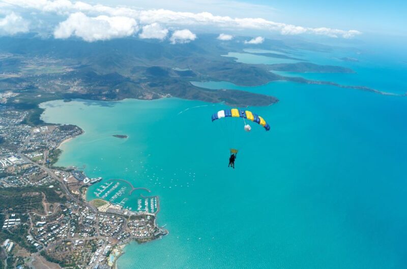 Airlie Beach: Tandem Skydive over the Whitsundays - A Thrilling Adventure with Stunning Views