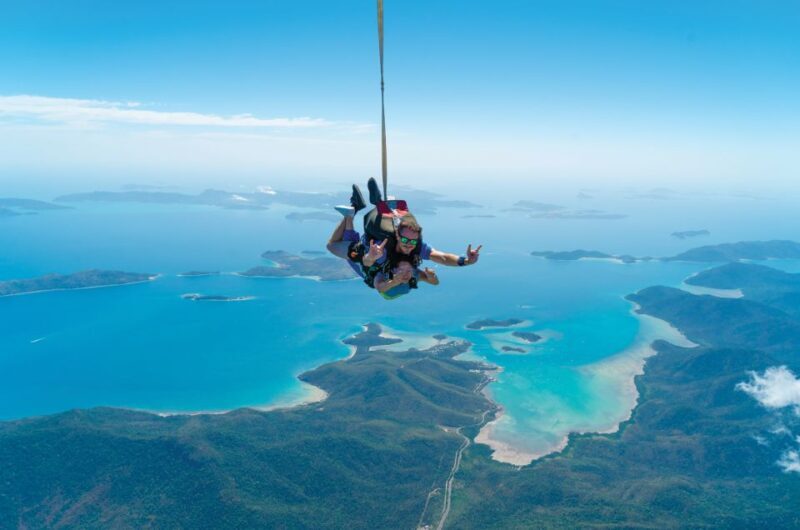 Airlie Beach: Tandem Skydive over the Whitsundays - The Guides and Safety