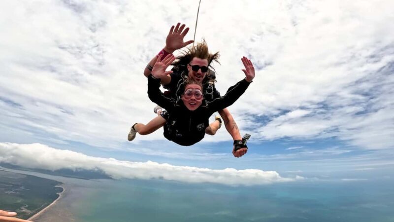 Airlie Beach: Tandem Skydiving Experience with Beach Landing - What Makes This Tour Stand Out?