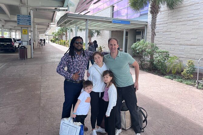 airport-atlantis-paradise-island-private-roundtrip-transportation