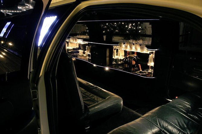 airport-luxe-departure-ride-from-ny-hotels-by-stretch-limousinesedan-or-minibus