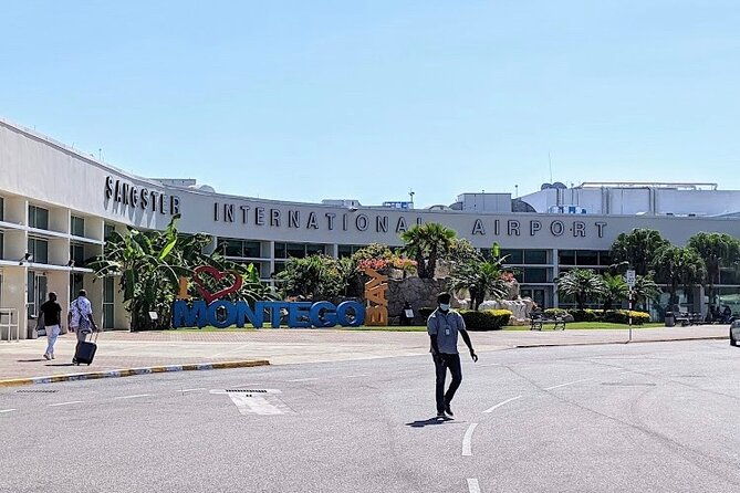 airport-pickup-and-drop-off-in-montego-bay-only