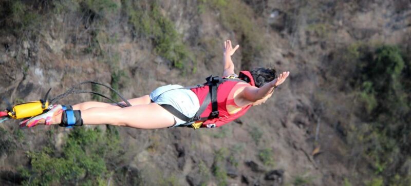 Airport PickUp & Vic Falls Bridge Bungee jumping - The Experience at a Glance