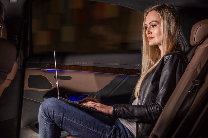 airport-to-cracow-transfer-by-luxurious-vip-limo