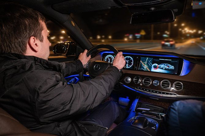 airport-to-cracow-transfer-by-luxurious-vip-limo