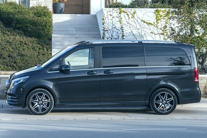 airport-transfer-airport-fra-to-frankfurt-by-luxury-van